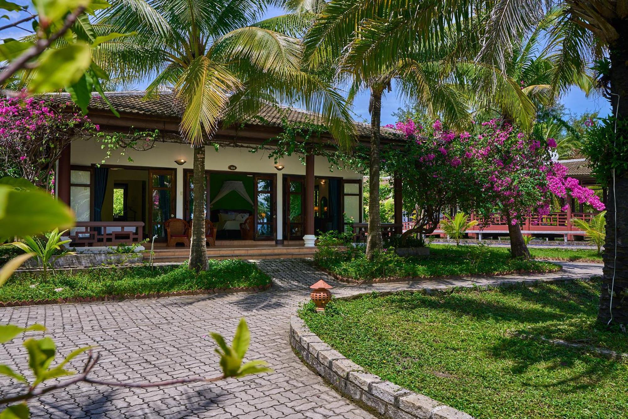 Lang Co Beach Resort Exterior foto